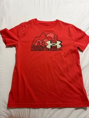 New— Under Armour Red Tee with Mountain & Logo Graphic